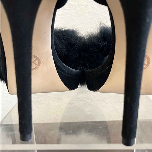 Michael Kors Black Heels with Stiletto Heel and Fur Detail Never Worn - Picture 6 of 10